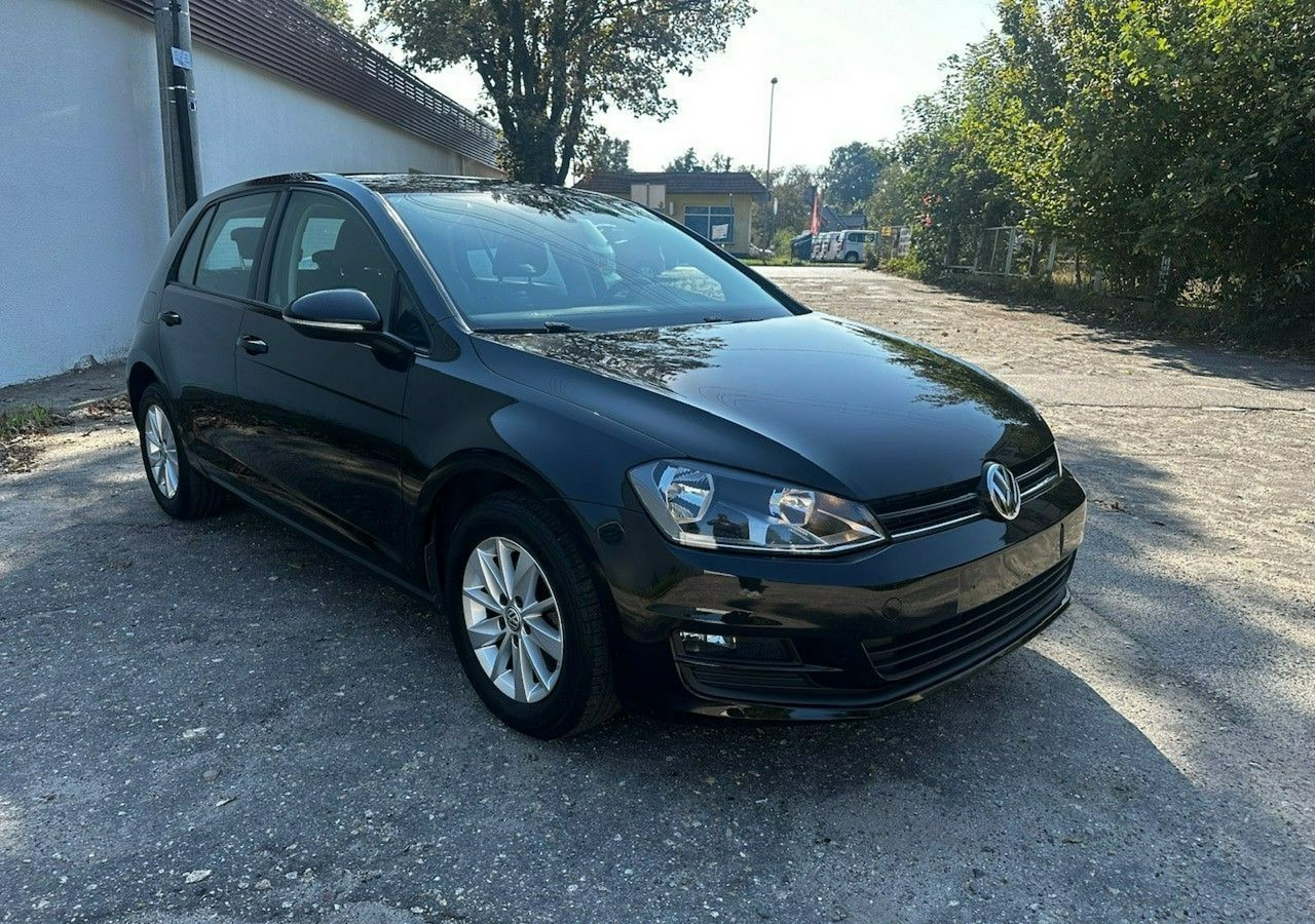 Volkswagen Golf VII VII 1,6 TDI 110KM 153TKM Klimatronik Navi Alu PDC 2015 Bez wkładu fi - Voiture à hayon: photos 1 Volkswagen Golf VII VII 1,6 TDI 110KM 153TKM Klimatronik Navi Alu PDC 2015 Bez wkładu fi - Voiture à hayon: photos 1