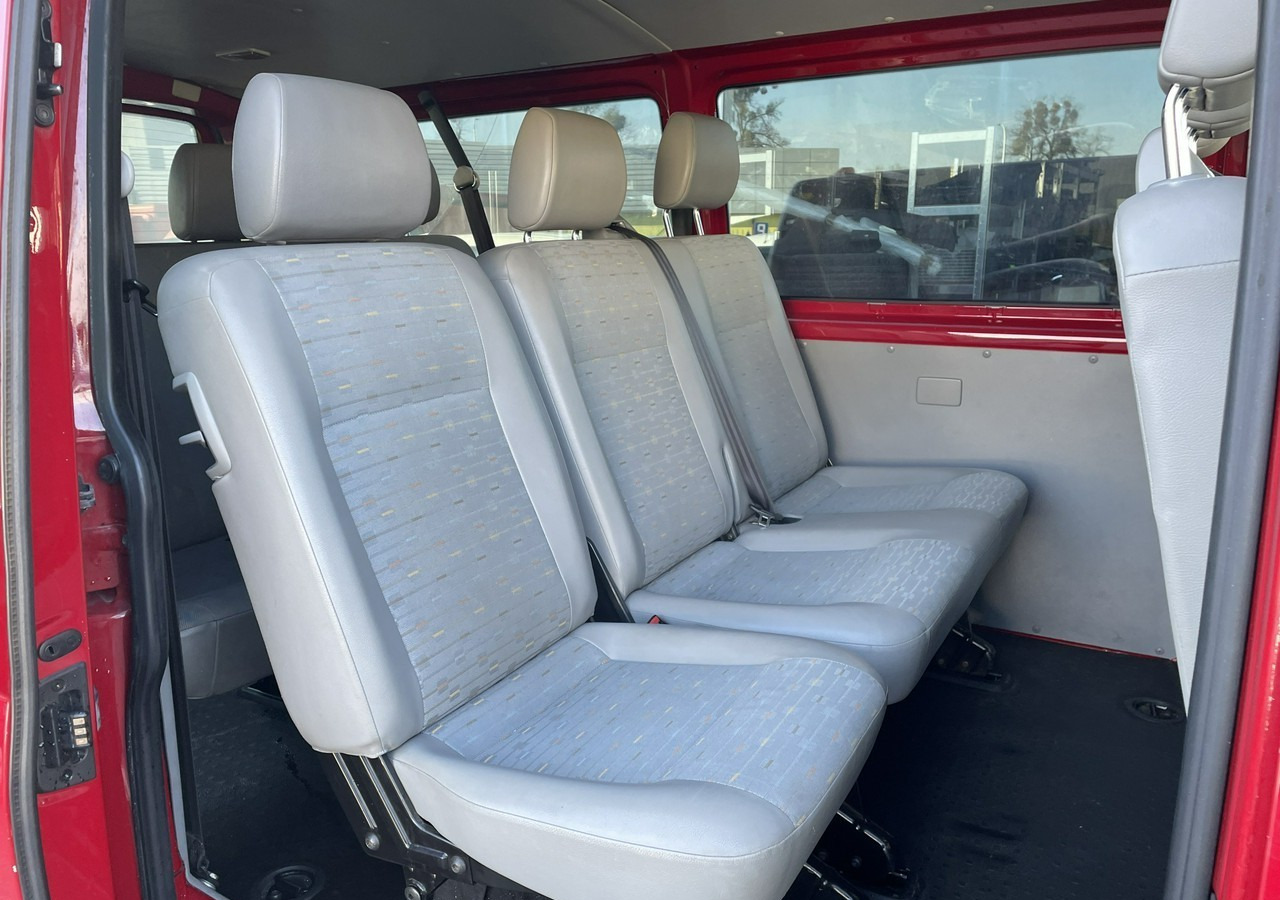Volkswagen Transporter T5 Transporter T5 Lift 2.0 Tdi 9-osob Klima 2011 - Voiture: photos 5 Volkswagen Transporter T5 Transporter T5 Lift 2.0 Tdi 9-osob Klima 2011 - Voiture: photos 5