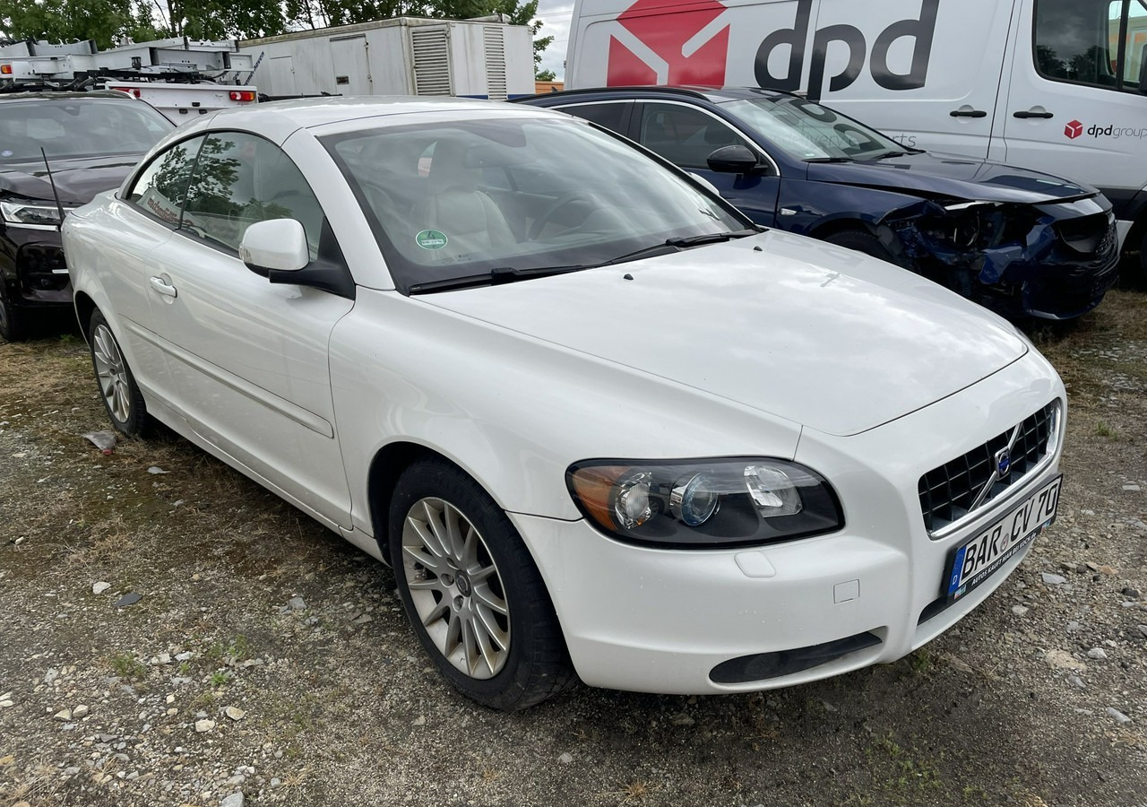 Volvo C70 II Volvo C70 2.0-136KM Cabrio Kabriolet 2010 - Voiture: photos 2 Volvo C70 II Volvo C70 2.0-136KM Cabrio Kabriolet 2010 - Voiture: photos 2