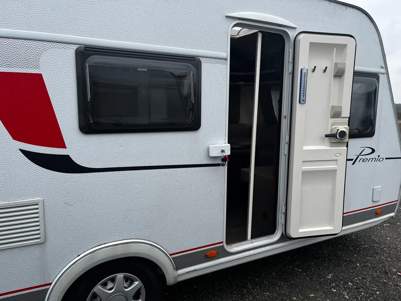 Bürstner Premio 530 TL Mover Dachklimaanlage Einzelbetten - Caravane: photos 5 Bürstner Premio 530 TL Mover Dachklimaanlage Einzelbetten - Caravane: photos 5