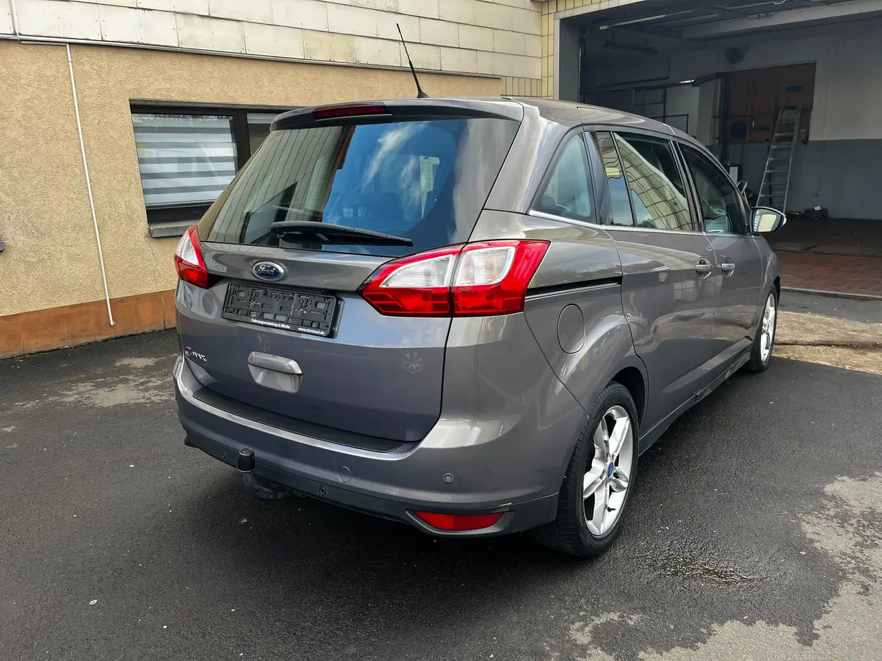 Ford Grand C-Max Titanium Getriebeschaden - Voiture: photos 4 Ford Grand C-Max Titanium Getriebeschaden - Voiture: photos 4