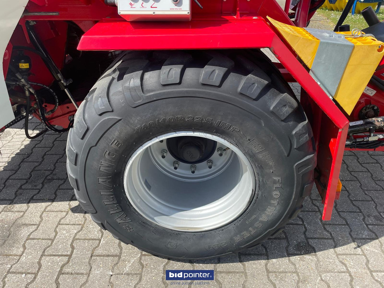 Lely Welger RPC 245 Tornado - Presse à balles rondes: photos 4 Lely Welger RPC 245 Tornado - Presse à balles rondes: photos 4