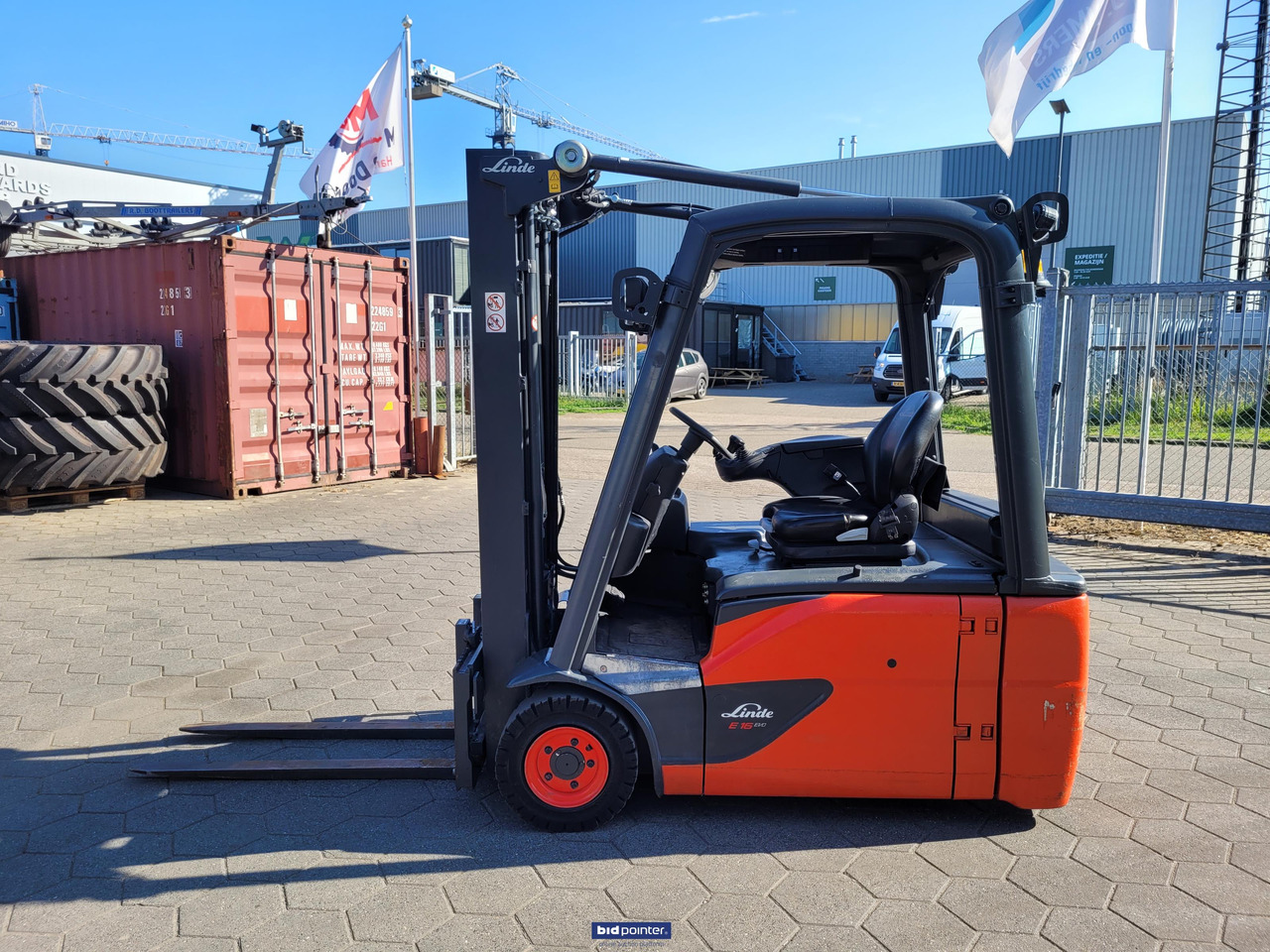 Linde E 16 -02 elektrische heftruck 3 delige mast - Chariot élévateur électrique: photos 2 Linde E 16 -02 elektrische heftruck 3 delige mast - Chariot élévateur électrique: photos 2