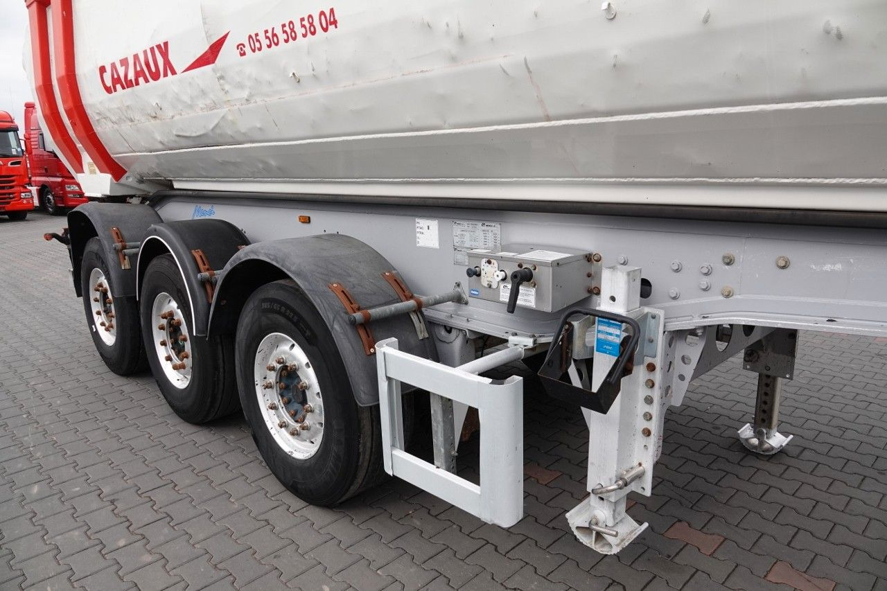 Semi-remorque benne Benalu MENCI WYWROTKA /28 m3 / ALUMINIOWA / OŚ PODNOSZO: photos 9 Semi-remorque benne Benalu MENCI WYWROTKA /28 m3 / ALUMINIOWA / OŚ PODNOSZO: photos 9