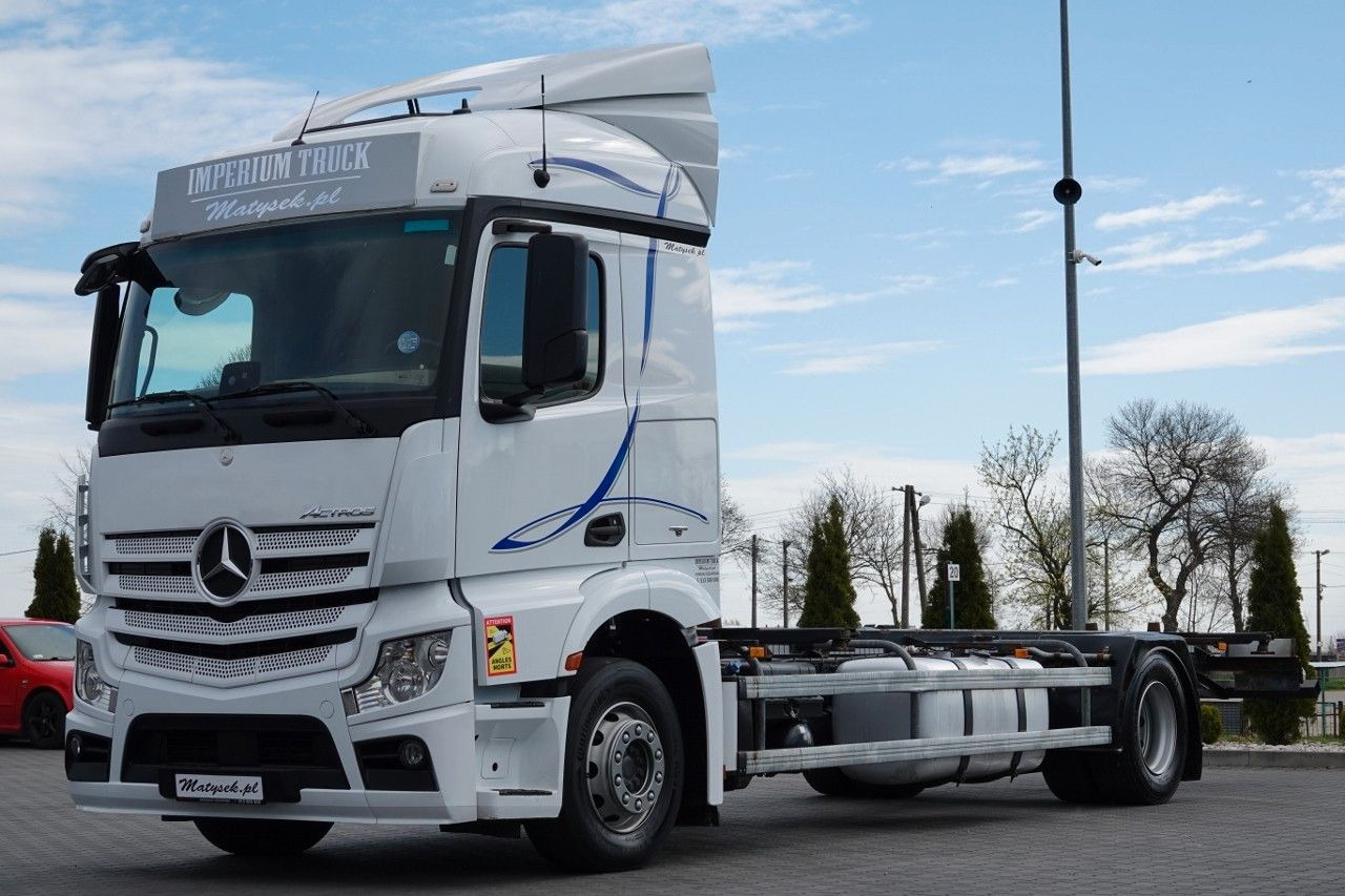 Mercedes-Benz ACTROS 1845 / BDF / DO PRZEWOZU KONTENERÓW / - Camion porte-conteneur/ Caisse mobile: photos 1 Mercedes-Benz ACTROS 1845 / BDF / DO PRZEWOZU KONTENERÓW / - Camion porte-conteneur/ Caisse mobile: photos 1