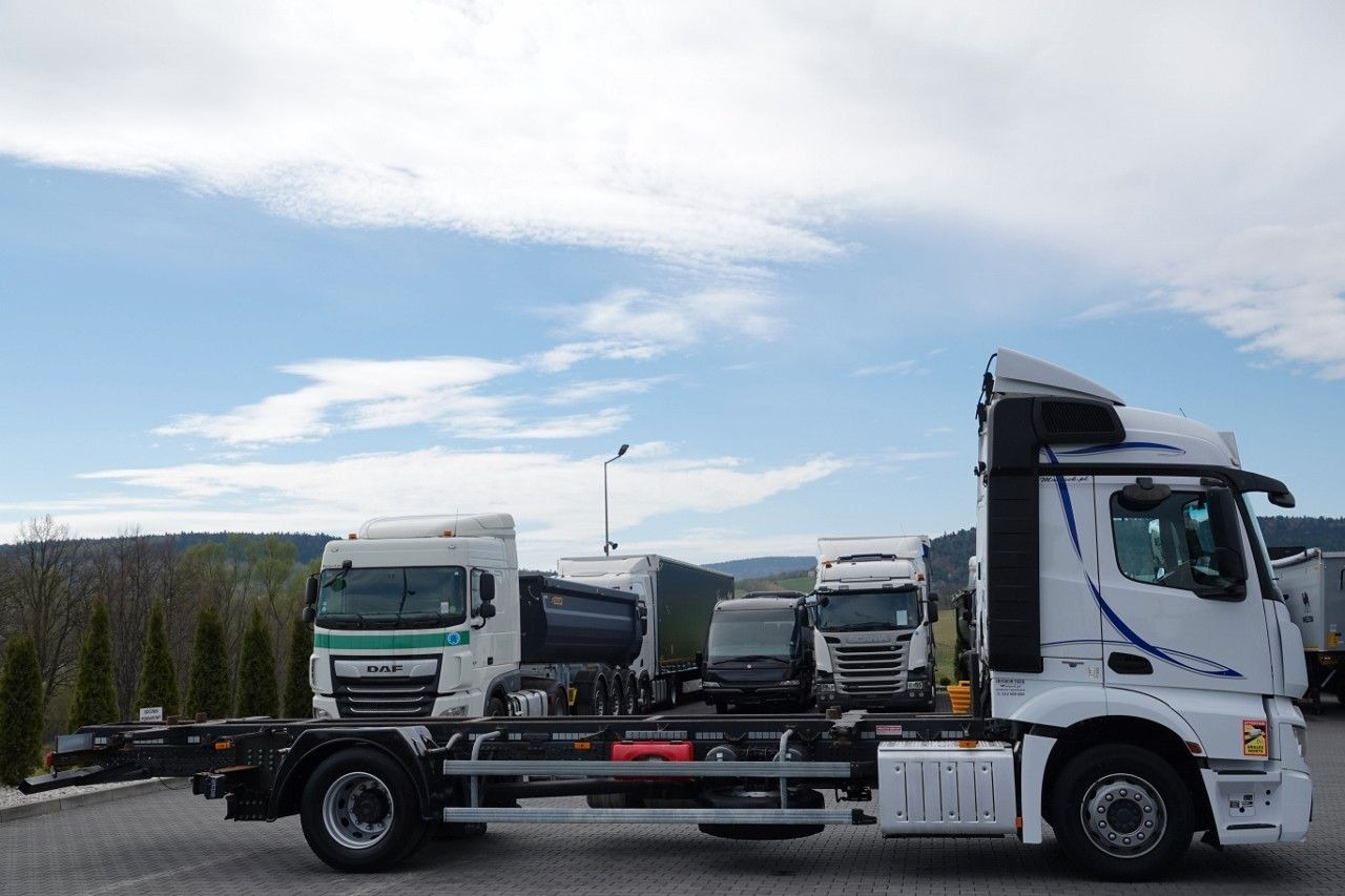 Mercedes-Benz ACTROS 1845 / BDF / DO PRZEWOZU KONTENERÓW / - Camion porte-conteneur/ Caisse mobile: photos 5 Mercedes-Benz ACTROS 1845 / BDF / DO PRZEWOZU KONTENERÓW / - Camion porte-conteneur/ Caisse mobile: photos 5