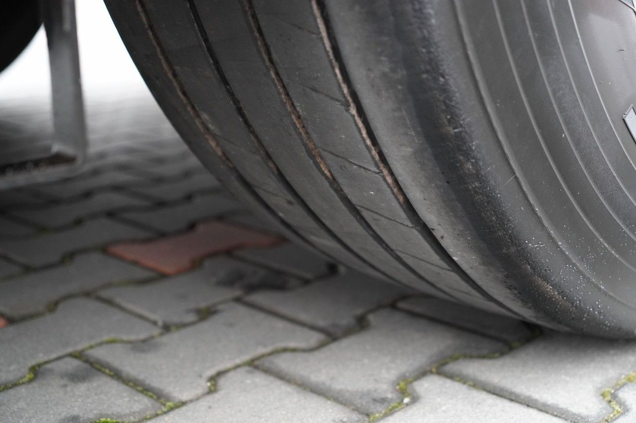 Semi-remorque frigorifique Schmitz Cargobull REFRIGERATED / NEW THERMO KING UNIT / SLX 300 /: photos 23