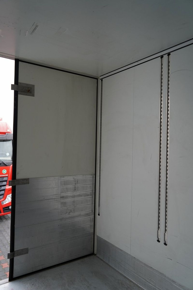 Semi-remorque frigorifique Schmitz Cargobull REFRIGERATED / NEW THERMO KING UNIT / SLX 300 /: photos 22