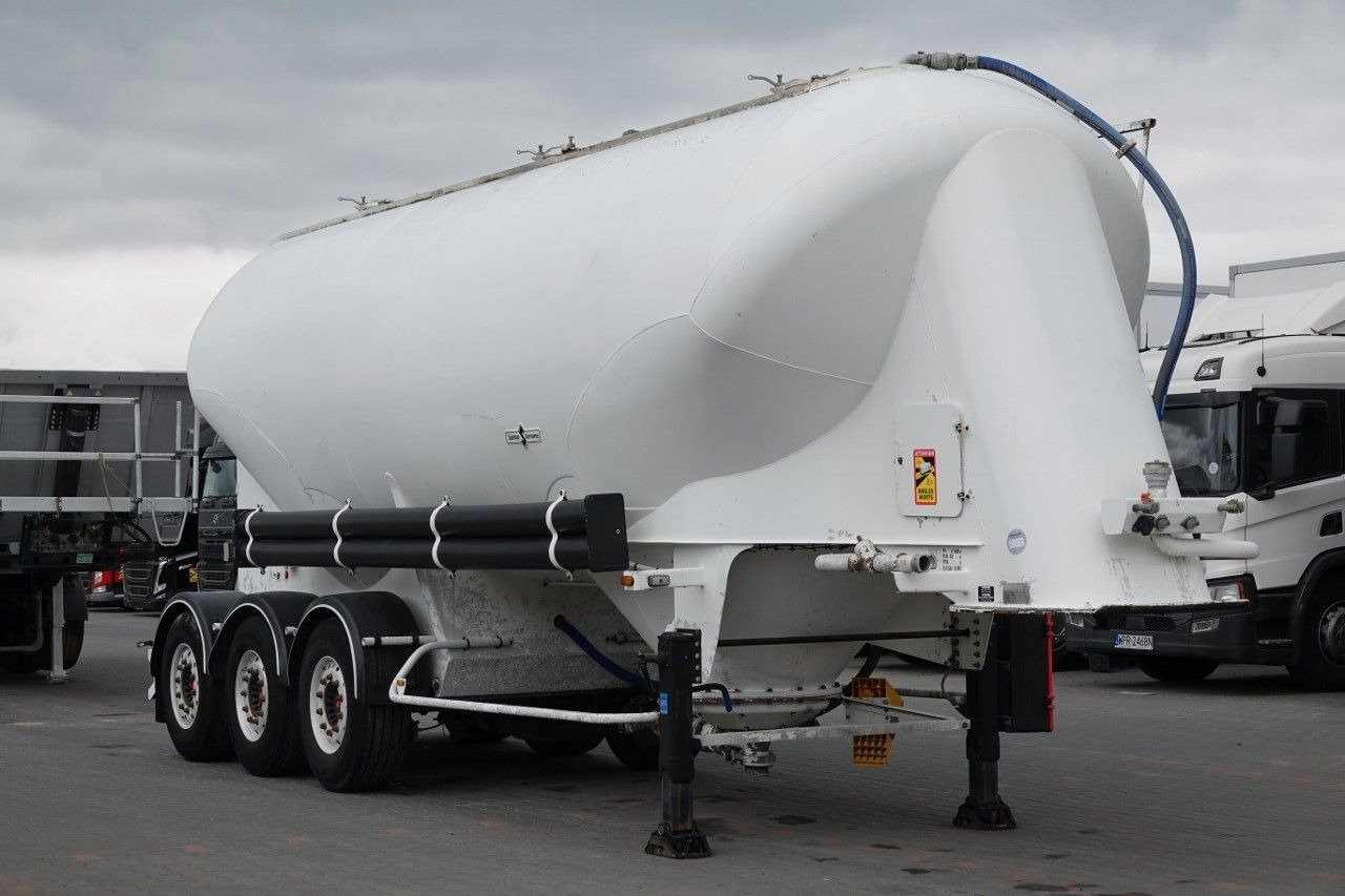 Spitzer CEMENTONACZEPA / 37 000 L / SILOS / 3 KOMORY - Citerne pulvérulente: photos 1 Spitzer CEMENTONACZEPA / 37 000 L / SILOS / 3 KOMORY - Citerne pulvérulente: photos 1