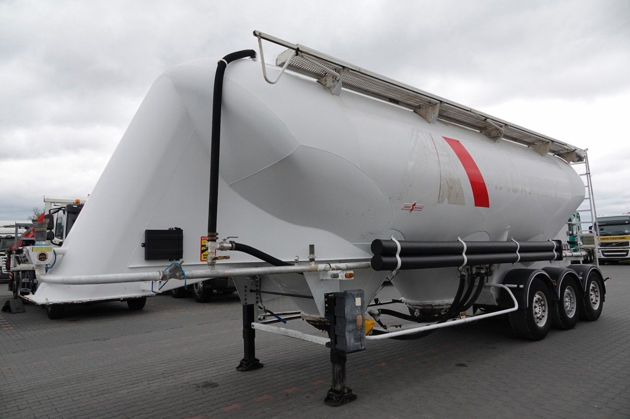 Spitzer CEMENTONACZEPA / 43 000 L / SILOS / 3 KOMORY / O - Citerne pulvérulente: photos 3 Spitzer CEMENTONACZEPA / 43 000 L / SILOS / 3 KOMORY / O - Citerne pulvérulente: photos 3