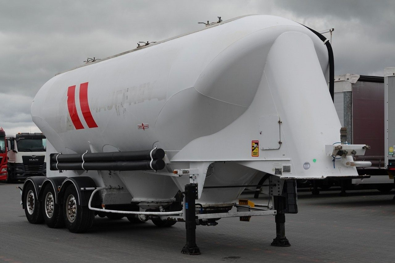 Spitzer CEMENTONACZEPA / 43 000 L / SILOS / 3 KOMORY / O - Citerne pulvérulente: photos 1 Spitzer CEMENTONACZEPA / 43 000 L / SILOS / 3 KOMORY / O - Citerne pulvérulente: photos 1