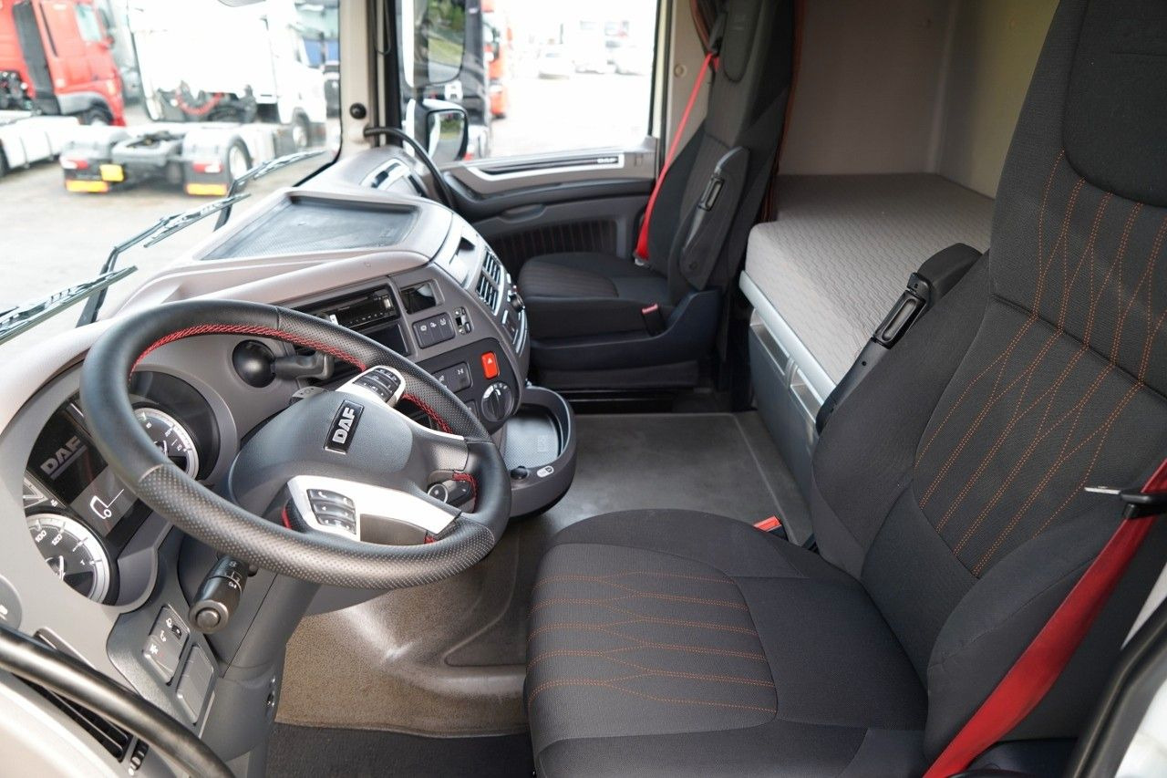 Tracteur routier DAF XF 480 / SPACE CAB / RETARDER / OPONY 100%: photos 24 Tracteur routier DAF XF 480 / SPACE CAB / RETARDER / OPONY 100%: photos 24