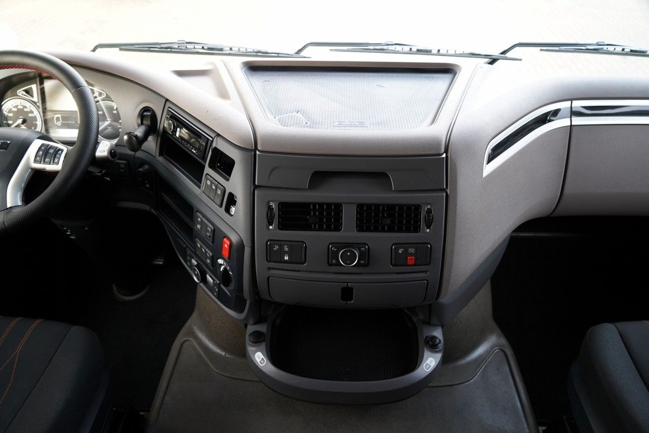 Tracteur routier DAF XF 480 / SPACE CAB / RETARDER / OPONY 100%: photos 31 Tracteur routier DAF XF 480 / SPACE CAB / RETARDER / OPONY 100%: photos 31