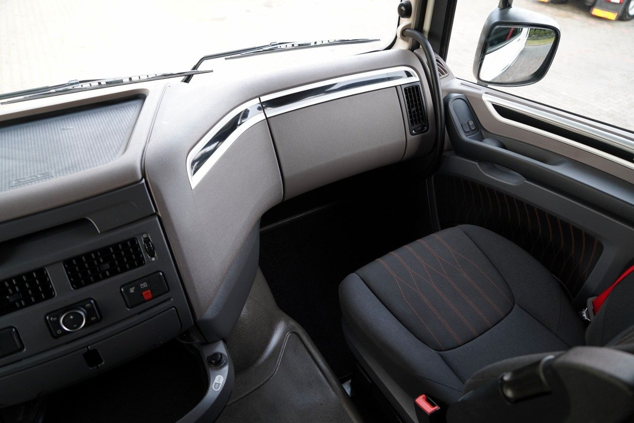 Tracteur routier DAF XF 480 / SPACE CAB / RETARDER / OPONY 100%: photos 32 Tracteur routier DAF XF 480 / SPACE CAB / RETARDER / OPONY 100%: photos 32