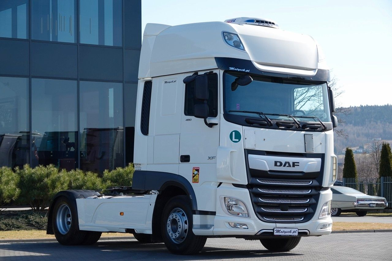 DAF XF 480 / SUPER SPACE CAB / I-PARK COOL / OPONY 1 - Tracteur routier: photos 2 DAF XF 480 / SUPER SPACE CAB / I-PARK COOL / OPONY 1 - Tracteur routier: photos 2