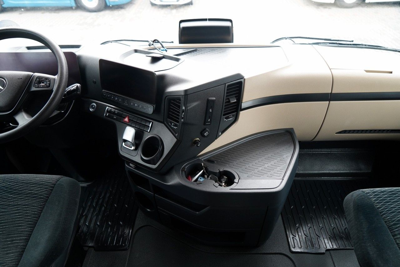 Tracteur routier Mercedes-Benz ACTROS 1845 / MP5 / BIG SPACE: photos 31