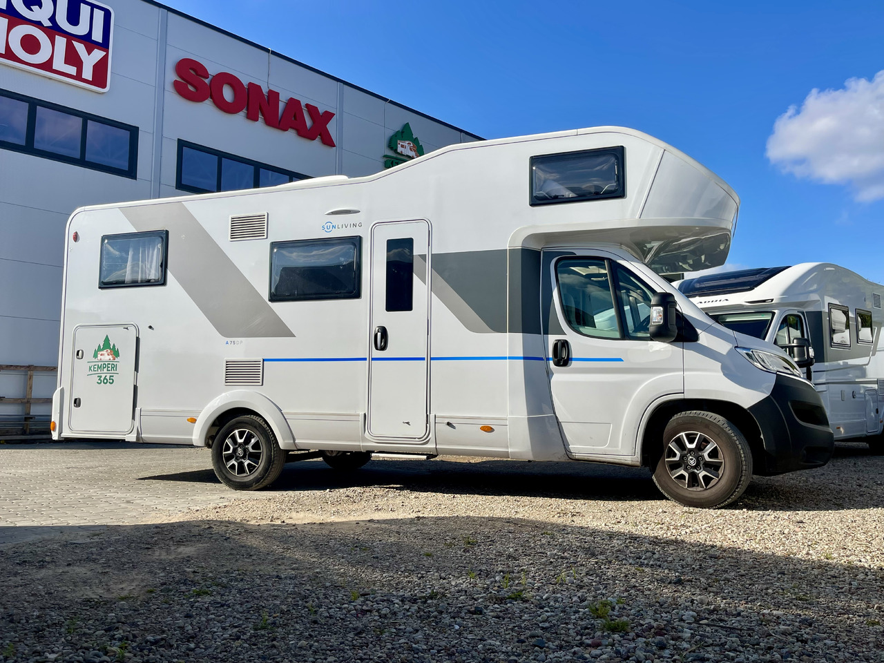 SUN LIVING A 75DP - Camping-car capucine: photos 2 SUN LIVING A 75DP - Camping-car capucine: photos 2