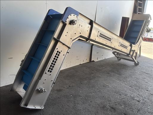 NNP Flighted elevator conveyor - Convoyeur: photos 4 NNP Flighted elevator conveyor - Convoyeur: photos 4