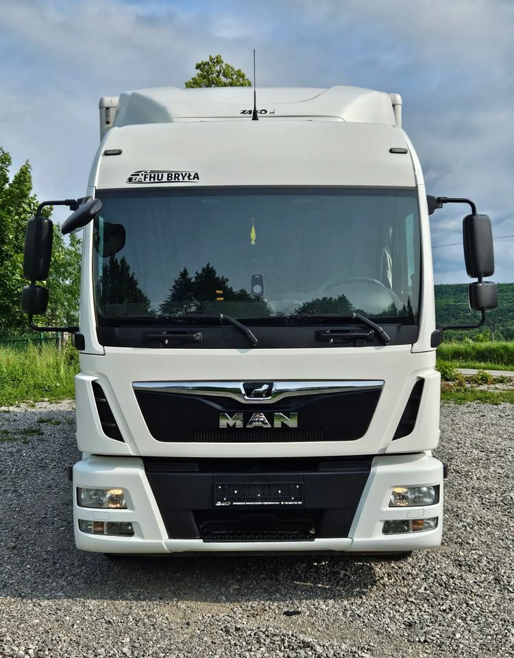 MAN TGL 12.250 / KONTENER / IZOTERMA / WINDA / 2019R / EURO 6 / PEŁEN SERWIS / 6 TON ŁADOWNOŚĆ / SPROWADZONY / ZADBANY / JAK NOWY / KSIĄŻKA SERWISOWA / E6 / 17 PALET - Camion fourgon: photos 3 MAN TGL 12.250 / KONTENER / IZOTERMA / WINDA / 2019R / EURO 6 / PEŁEN SERWIS / 6 TON ŁADOWNOŚĆ / SPROWADZONY / ZADBANY / JAK NOWY / KSIĄŻKA SERWISOWA / E6 / 17 PALET - Camion fourgon: photos 3