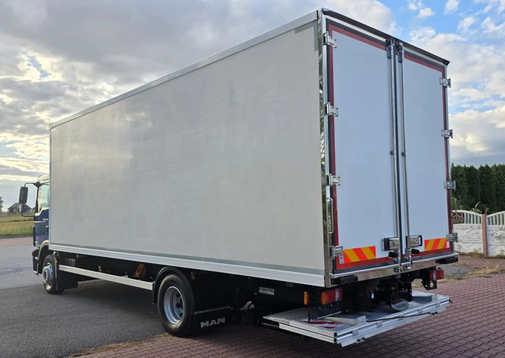 MAN TGM 15.250 / CHŁODNIA / WINDA / 2018 ROK / 230 TYŚ KM / AUTOMAT / SPROWADZONY / E6 / 18 EUROPALET/ - Camion frigorifique: photos 4 MAN TGM 15.250 / CHŁODNIA / WINDA / 2018 ROK / 230 TYŚ KM / AUTOMAT / SPROWADZONY / E6 / 18 EUROPALET/ - Camion frigorifique: photos 4