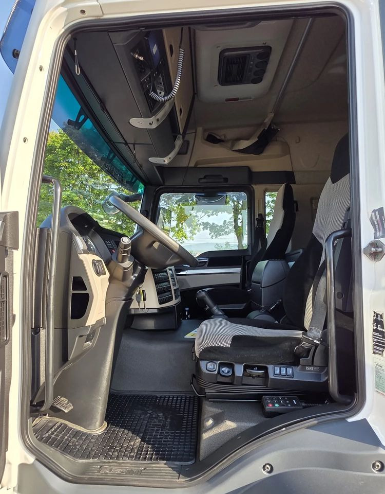 MAN TGM 15.290 / BURTO-FIRANKA / CAŁY NA PODUSZKACH /KLIMA POSTOJOWA / 2018R / NISKI PRZEBIEG / 18 PALET / E6 / JAK NOWY / WINDA / en crédit-bail MAN TGM 15.290 / BURTO-FIRANKA / CAŁY NA PODUSZKACH /KLIMA POSTOJOWA / 2018R / NISKI PRZEBIEG / 18 PALET / E6 / JAK NOWY / WINDA /: photos 19 MAN TGM 15.290 / BURTO-FIRANKA / CAŁY NA PODUSZKACH /KLIMA POSTOJOWA / 2018R / NISKI PRZEBIEG / 18 PALET / E6 / JAK NOWY / WINDA / en crédit-bail MAN TGM 15.290 / BURTO-FIRANKA / CAŁY NA PODUSZKACH /KLIMA POSTOJOWA / 2018R / NISKI PRZEBIEG / 18 PALET / E6 / JAK NOWY / WINDA /: photos 19