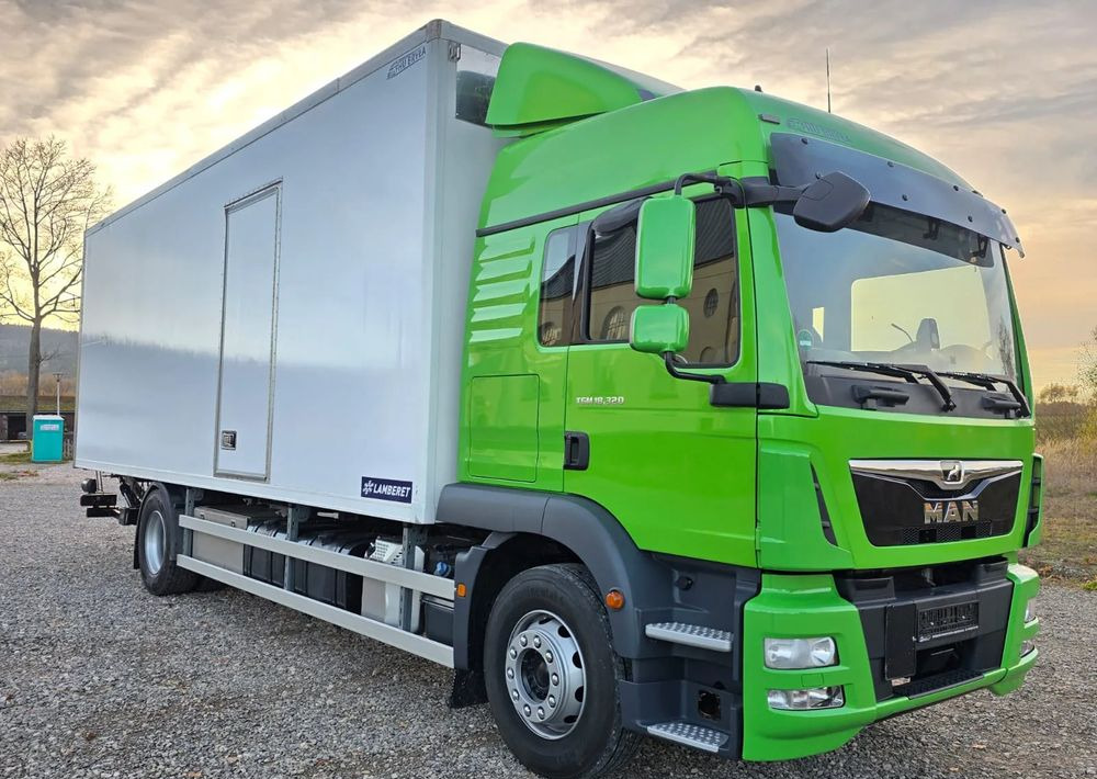 MAN TGM 18.320 / 18.290 / 15.290 / IZOTERMA / WINDA / 19PALET / E6 / 08.2018 / LIFT / SPROWADZONY / AUTOMAT / SYPIALKA / PIERWSZY WŁAŚCICIEL / BOCZNE DRZWI / STAN BARDZO DOBRY - Camion frigorifique: photos 1 MAN TGM 18.320 / 18.290 / 15.290 / IZOTERMA / WINDA / 19PALET / E6 / 08.2018 / LIFT / SPROWADZONY / AUTOMAT / SYPIALKA / PIERWSZY WŁAŚCICIEL / BOCZNE DRZWI / STAN BARDZO DOBRY - Camion frigorifique: photos 1