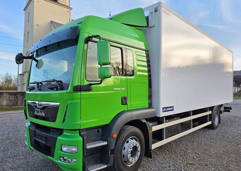 MAN TGM 18.320 / 18.290 / 15.290 / IZOTERMA / WINDA / 19PALET / E6 / 08.2018 / LIFT / SPROWADZONY / AUTOMAT / SYPIALKA / PIERWSZY WŁAŚCICIEL / BOCZNE DRZWI / STAN BARDZO DOBRY - Camion frigorifique: photos 2 MAN TGM 18.320 / 18.290 / 15.290 / IZOTERMA / WINDA / 19PALET / E6 / 08.2018 / LIFT / SPROWADZONY / AUTOMAT / SYPIALKA / PIERWSZY WŁAŚCICIEL / BOCZNE DRZWI / STAN BARDZO DOBRY - Camion frigorifique: photos 2