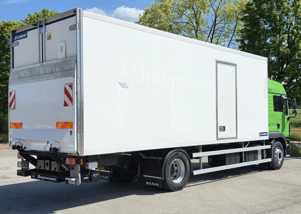 MAN TGM 18.340 / 18.290 / 15.290 / IZOTERMA / WINDA / 19PALET /E6 / SPROWADZONY / AUTOMAT / SYPIALKA / PIERWSZY WŁAŚCICIEL / BOCZNE DRZWI / STAN BARDZO DOBRY - Camion frigorifique: photos 5 MAN TGM 18.340 / 18.290 / 15.290 / IZOTERMA / WINDA / 19PALET /E6 / SPROWADZONY / AUTOMAT / SYPIALKA / PIERWSZY WŁAŚCICIEL / BOCZNE DRZWI / STAN BARDZO DOBRY - Camion frigorifique: photos 5