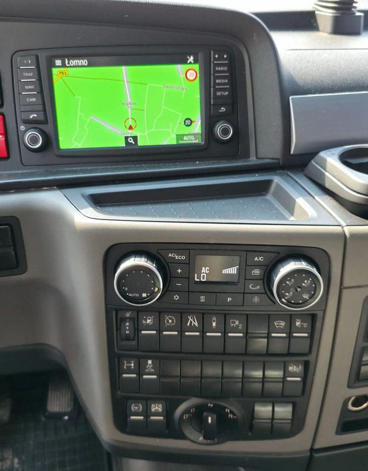 Camion à rideaux coulissants MAN TGX 18.430 / FIRANKA / WINDA / KLIMA POSTOJOWA / 300TYŚ PRZEBIEG / 2020 /E6 / KLIMA POSTOJOWA / SPROWADZONY / JAK NOWY / AUTOMAT: photos 16 Camion à rideaux coulissants MAN TGX 18.430 / FIRANKA / WINDA / KLIMA POSTOJOWA / 300TYŚ PRZEBIEG / 2020 /E6 / KLIMA POSTOJOWA / SPROWADZONY / JAK NOWY / AUTOMAT: photos 16