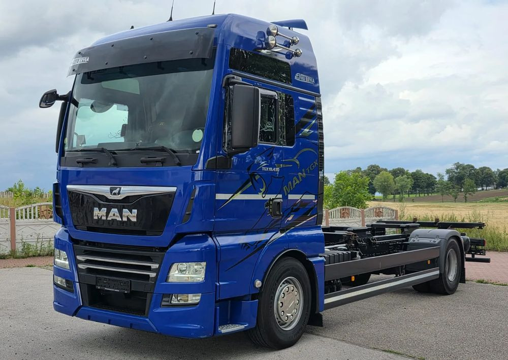 MAN TGX 18.430 / SPROWADZONY / DO ŻYWCA / 2020 / KLIMA POSTOJOWA / SERWISOWANY / JAK NOWY / NISKI PRZEBIEG / RAMA / BDF / E6 - Châssis cabine: photos 1 MAN TGX 18.430 / SPROWADZONY / DO ŻYWCA / 2020 / KLIMA POSTOJOWA / SERWISOWANY / JAK NOWY / NISKI PRZEBIEG / RAMA / BDF / E6 - Châssis cabine: photos 1
