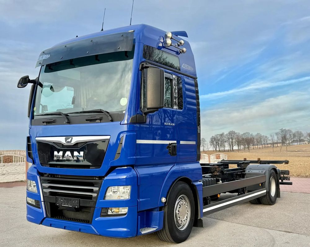 MAN TGX 18.430/SPROWADZONY/DO ŻYWCA/DO BYDŁA/2020/KLIMA POSTOJOWA/SERWISOWANY/JAK NOWY/NISKI PRZEBIEG/RAMA/BDF/E6 - Châssis cabine: photos 2 MAN TGX 18.430/SPROWADZONY/DO ŻYWCA/DO BYDŁA/2020/KLIMA POSTOJOWA/SERWISOWANY/JAK NOWY/NISKI PRZEBIEG/RAMA/BDF/E6 - Châssis cabine: photos 2