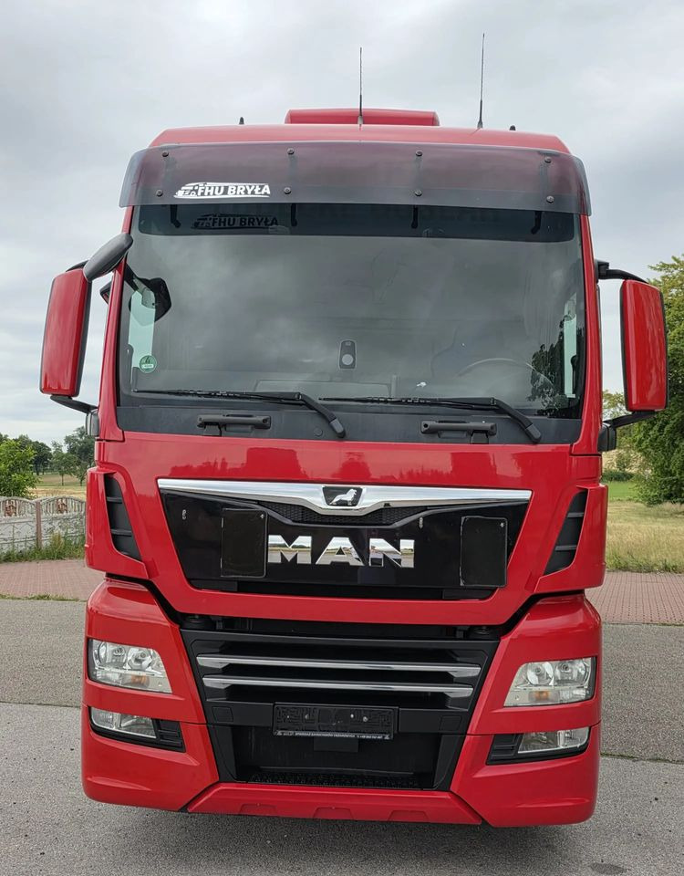 MAN TGX 26.500 / ALUMINIOWE FELGI / LIFT / 6X2 / KLIMA POSTOJOWA / 18PALET / E6 / FIRANKA / 17 TON ŁADOWNOŚĆ / WINDA / NISKI PRZEBIEG / JEDEN WŁAŚCICIEL / PODWIESZANA OŚ - Camion à rideaux coulissants: photos 5 MAN TGX 26.500 / ALUMINIOWE FELGI / LIFT / 6X2 / KLIMA POSTOJOWA / 18PALET / E6 / FIRANKA / 17 TON ŁADOWNOŚĆ / WINDA / NISKI PRZEBIEG / JEDEN WŁAŚCICIEL / PODWIESZANA OŚ - Camion à rideaux coulissants: photos 5