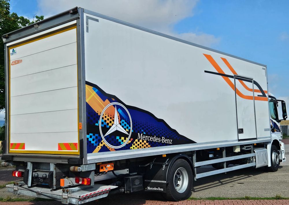 Mercedes-Benz ANTOS 1827/ACTROS/AXOR/CHŁODNIA/IZOTERMA/AGREGAT/WINDA/SUPER STAN/EURO6/SPROWADZONY - Camion frigorifique: photos 3 Mercedes-Benz ANTOS 1827/ACTROS/AXOR/CHŁODNIA/IZOTERMA/AGREGAT/WINDA/SUPER STAN/EURO6/SPROWADZONY - Camion frigorifique: photos 3