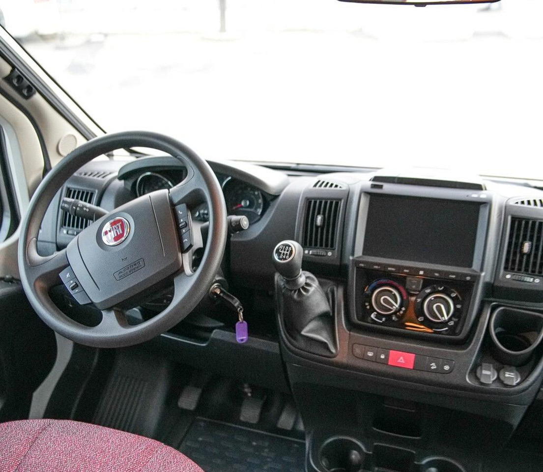 Knaus LIVE TRAVELLER 600 - Camping-car capucine: photos 5 Knaus LIVE TRAVELLER 600 - Camping-car capucine: photos 5