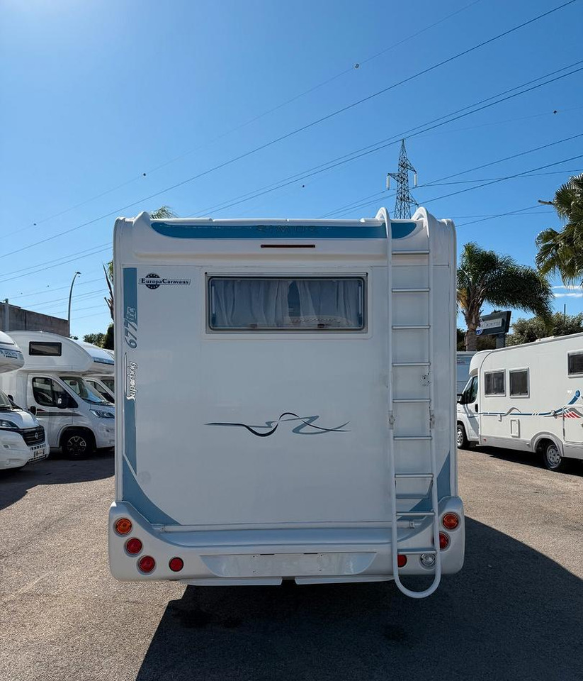 Rimor SUPERBRIG 677 TC - Camping-car capucine: photos 4 Rimor SUPERBRIG 677 TC - Camping-car capucine: photos 4