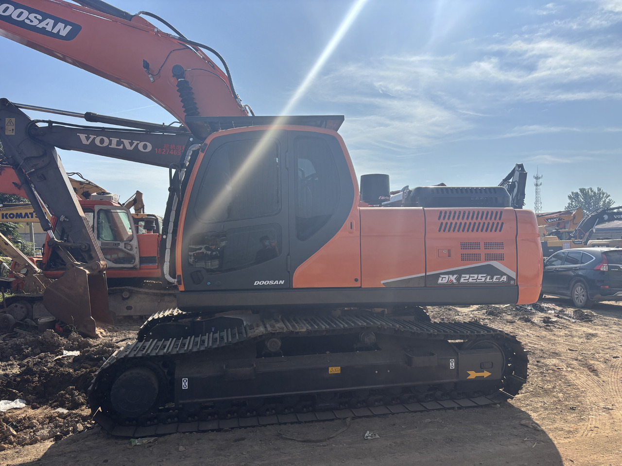 DOOSAN Korea imports doosan DX225 - Pelle sur chenille: photos 1 DOOSAN Korea imports doosan DX225 - Pelle sur chenille: photos 1