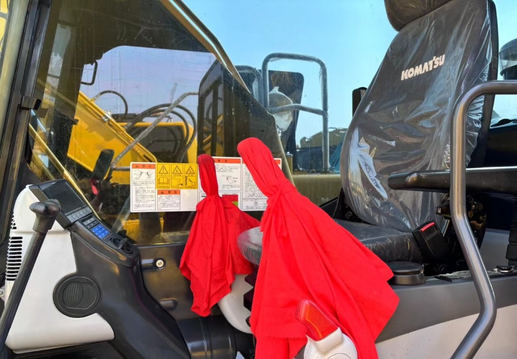 Komatsu PC 210 LC-8 - Pelle sur chenille: photos 5 Komatsu PC 210 LC-8 - Pelle sur chenille: photos 5