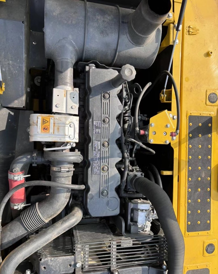 Pelle sur chenille Komatsu PC 210 LC-8: photos 6