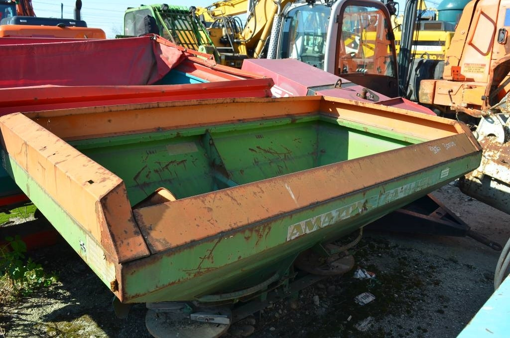 Amazone ZA-U 1501 - Distributeur d'engrais: photos 1 Amazone ZA-U 1501 - Distributeur d'engrais: photos 1