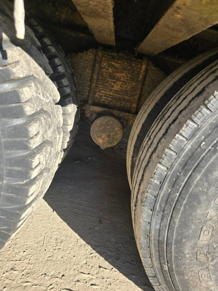 Bertoja 3 - Semi-remorque surbaissé: photos 3 Bertoja 3 - Semi-remorque surbaissé: photos 3