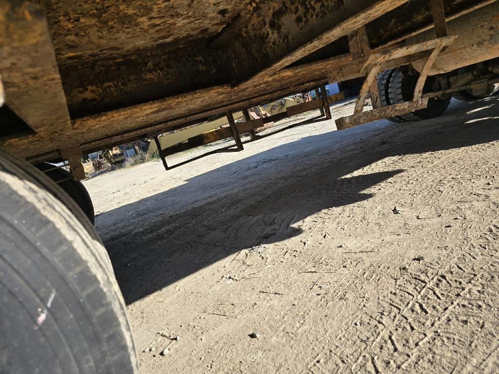 Bertoja 3 - Semi-remorque surbaissé: photos 4 Bertoja 3 - Semi-remorque surbaissé: photos 4