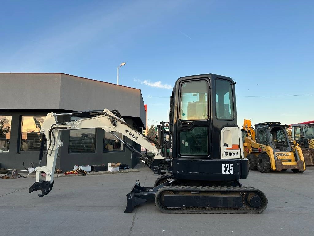 Bobcat E25EM - Mini pelle: photos 2 Bobcat E25EM - Mini pelle: photos 2