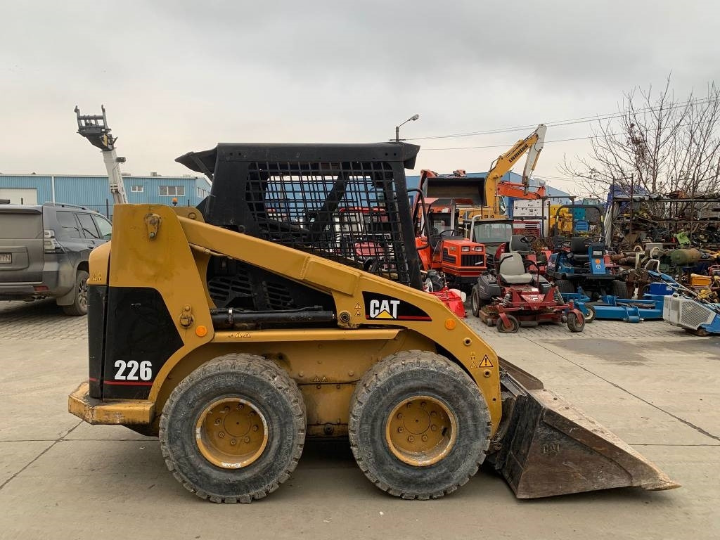 CAT 226 - Mini chargeuse: photos 2 CAT 226 - Mini chargeuse: photos 2