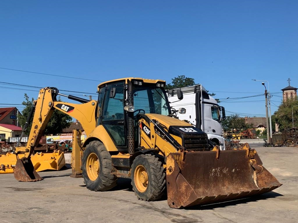 CAT 428 F - Tractopelle: photos 1 CAT 428 F - Tractopelle: photos 1
