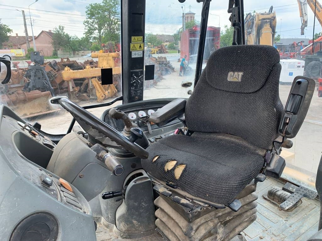 Tractopelle CAT 442 D: photos 8