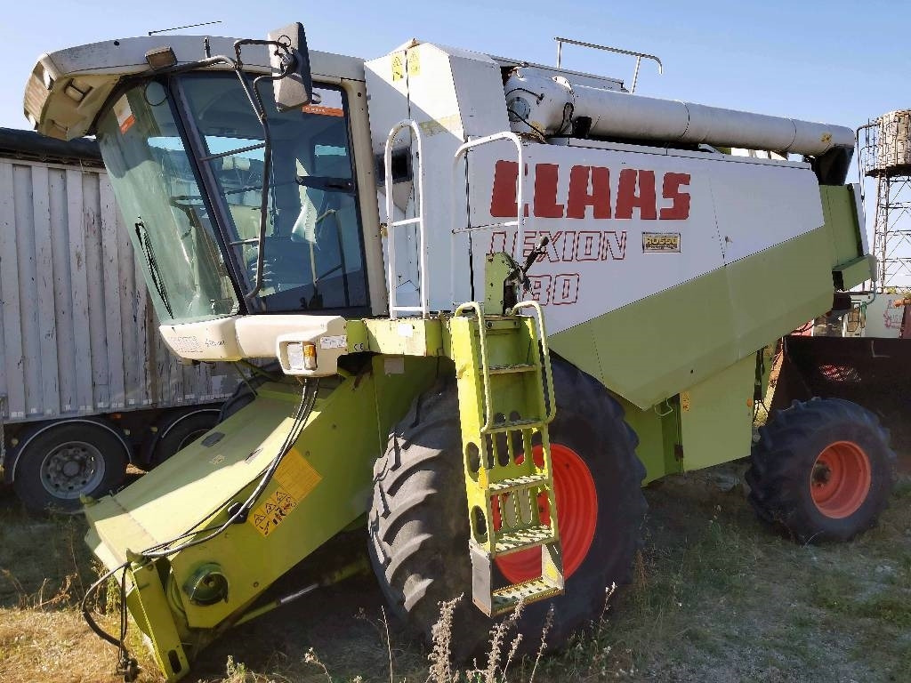 Claas Lexion 480 - Moissonneuse-batteuse: photos 1 Claas Lexion 480 - Moissonneuse-batteuse: photos 1