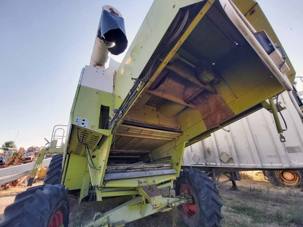 Claas Lexion 480 - Moissonneuse-batteuse: photos 5 Claas Lexion 480 - Moissonneuse-batteuse: photos 5