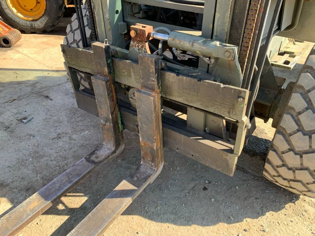 Climax Commando TT20-4M - Chariot élévateur diesel: photos 5 Climax Commando TT20-4M - Chariot élévateur diesel: photos 5