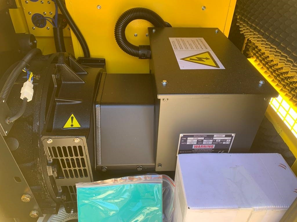 Compal VG-R30 - Groupe électrogène: photos 4 Compal VG-R30 - Groupe électrogène: photos 4