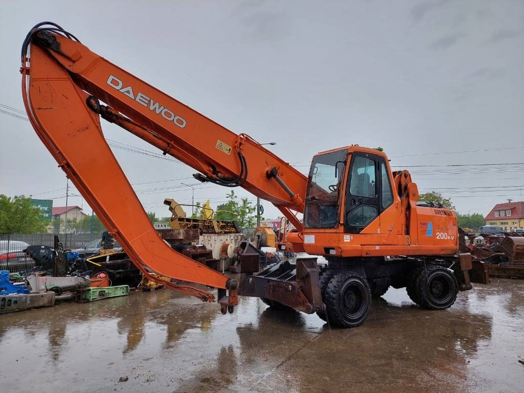 Daewoo Doosan S200W-V - Pelle: photos 1 Daewoo Doosan S200W-V - Pelle: photos 1